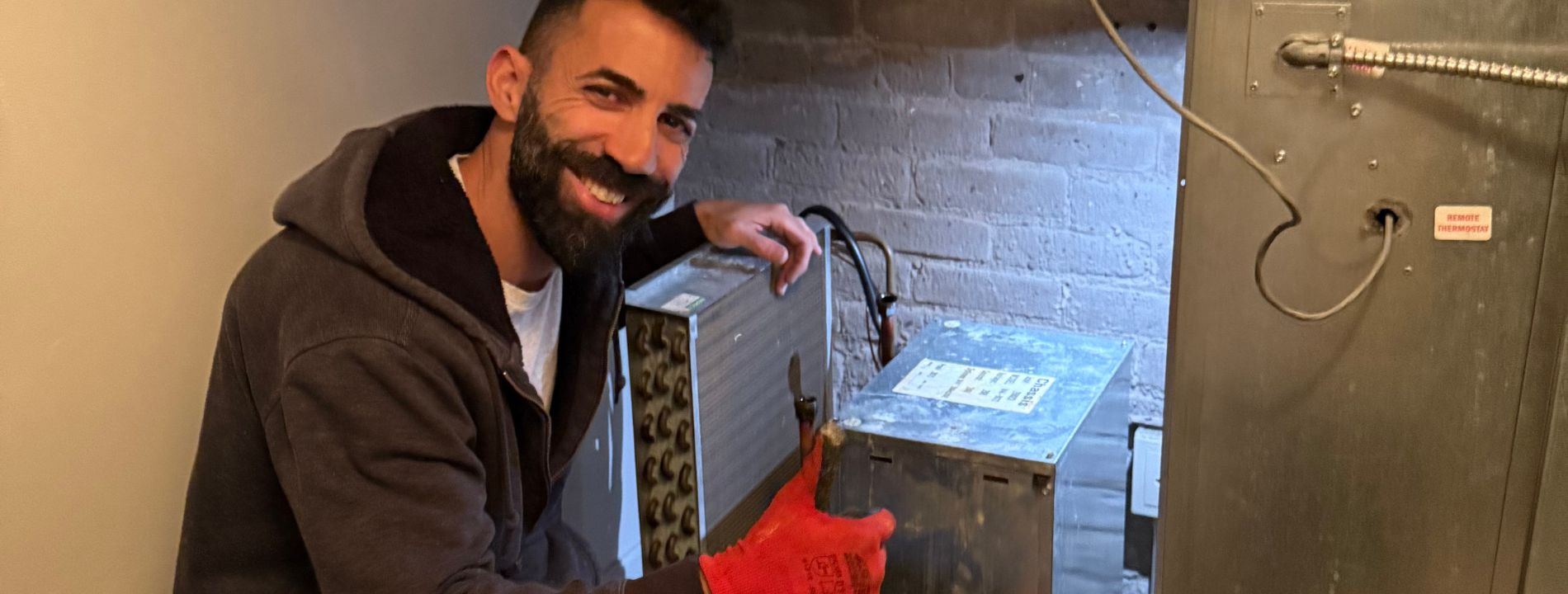 emergency furnace repair service technician