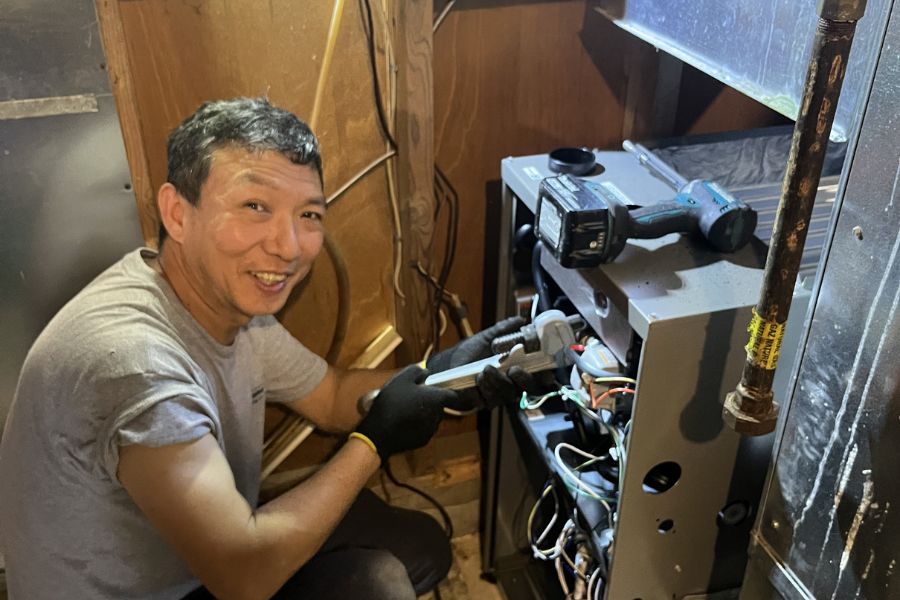 hvac technician furnace repair vaughan